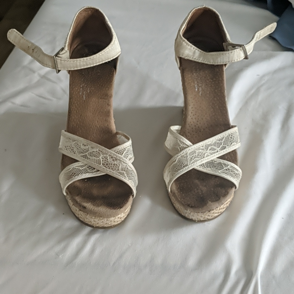 Toms white lace wedge heel
